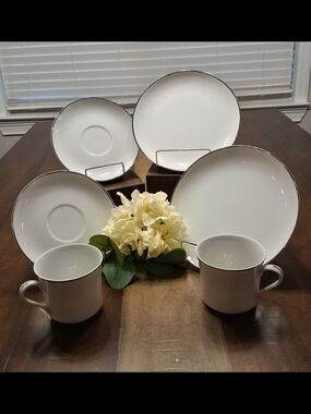 Oneida White Dinnerware with Silver Trim - 6 Piece Set "Tea For 2"